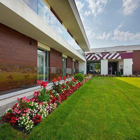 Outlet Hotel Polgár Exteriér fotografie