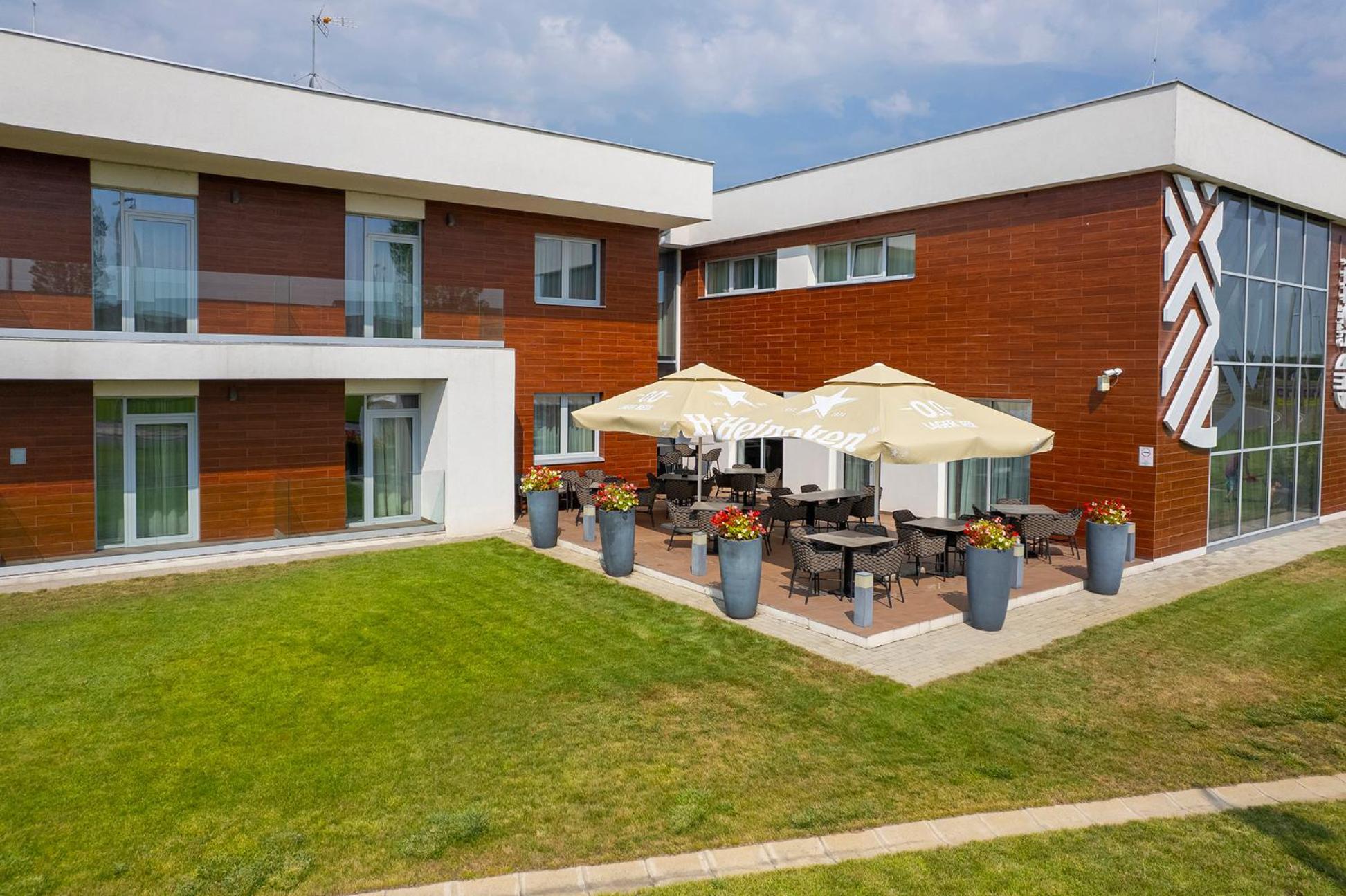 Outlet Hotel Polgár Exteriér fotografie